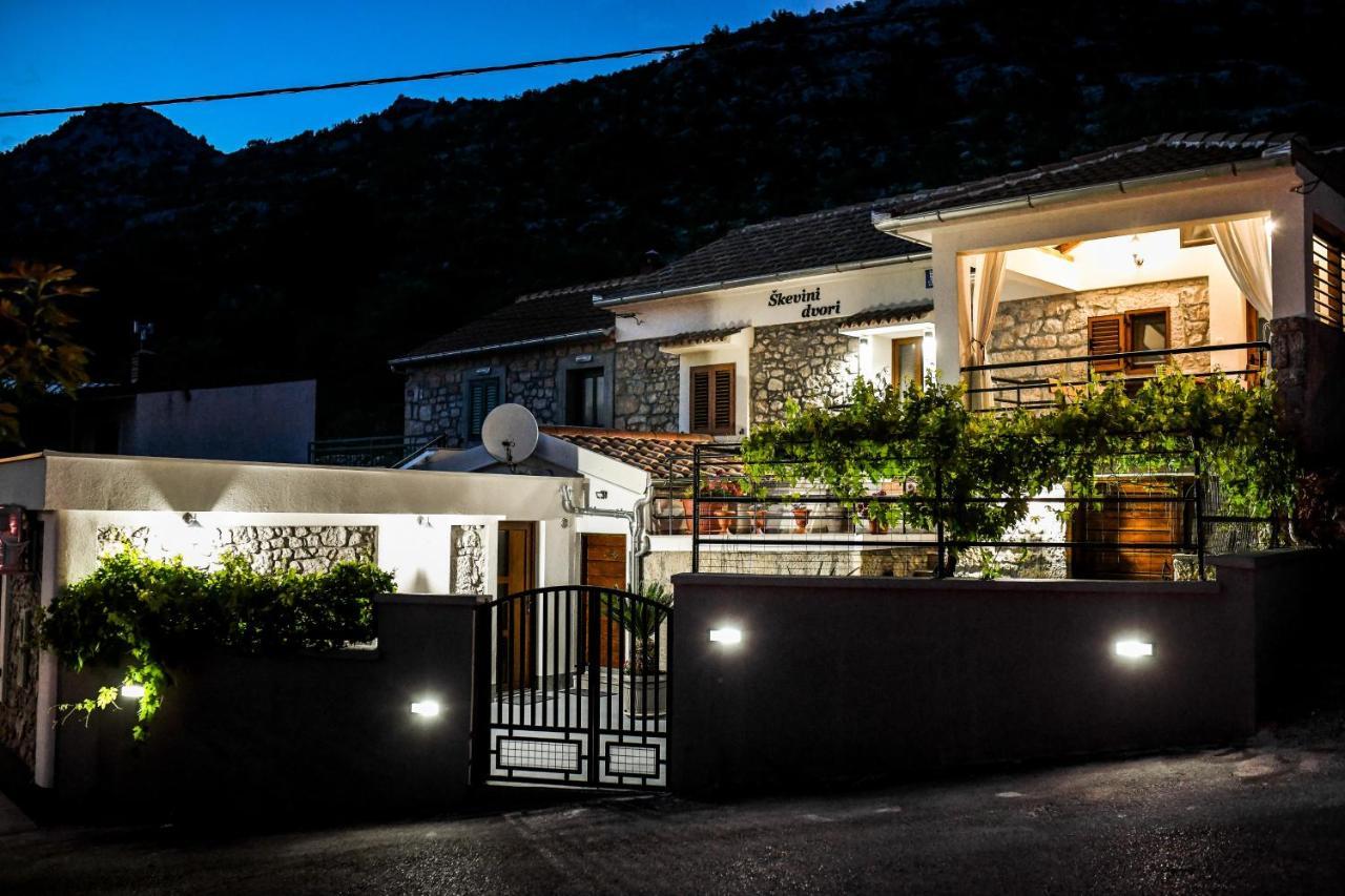 Holiday Home Skevini Dvori Starigrad Paklenica Bagian luar foto