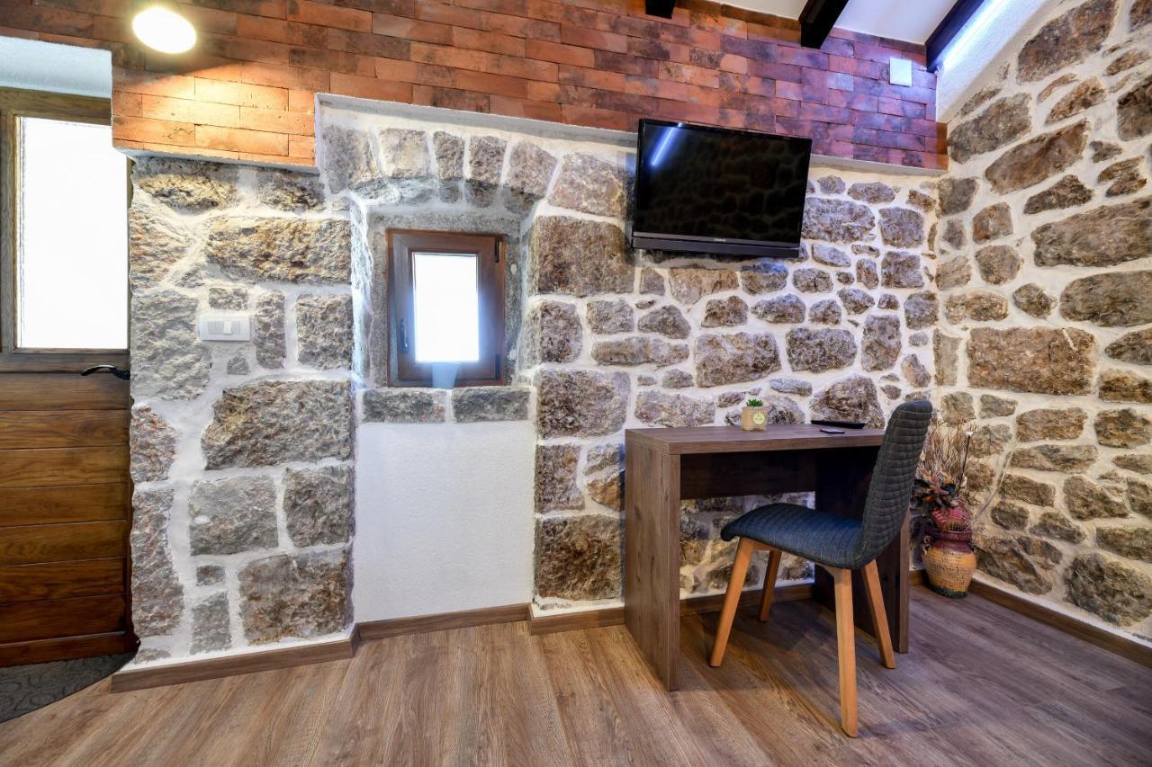 Holiday Home Skevini Dvori Starigrad Paklenica Bagian luar foto