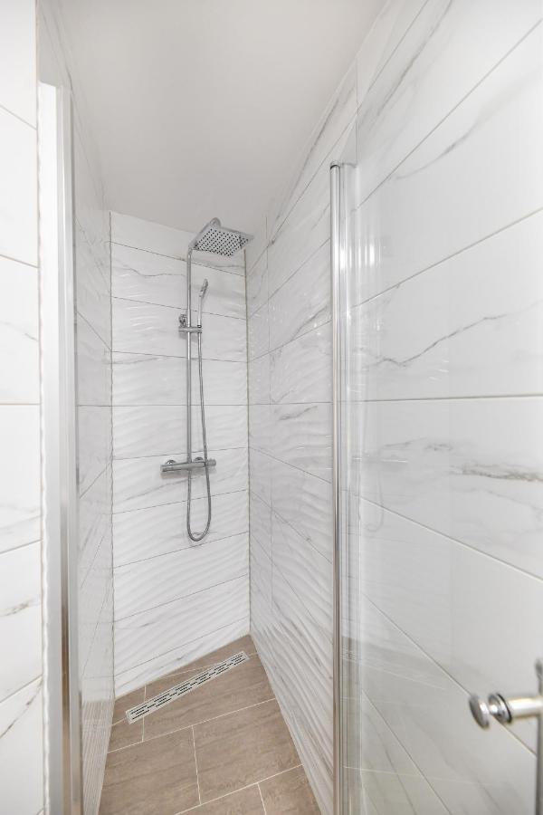 Holiday Home Skevini Dvori Starigrad Paklenica Bagian luar foto