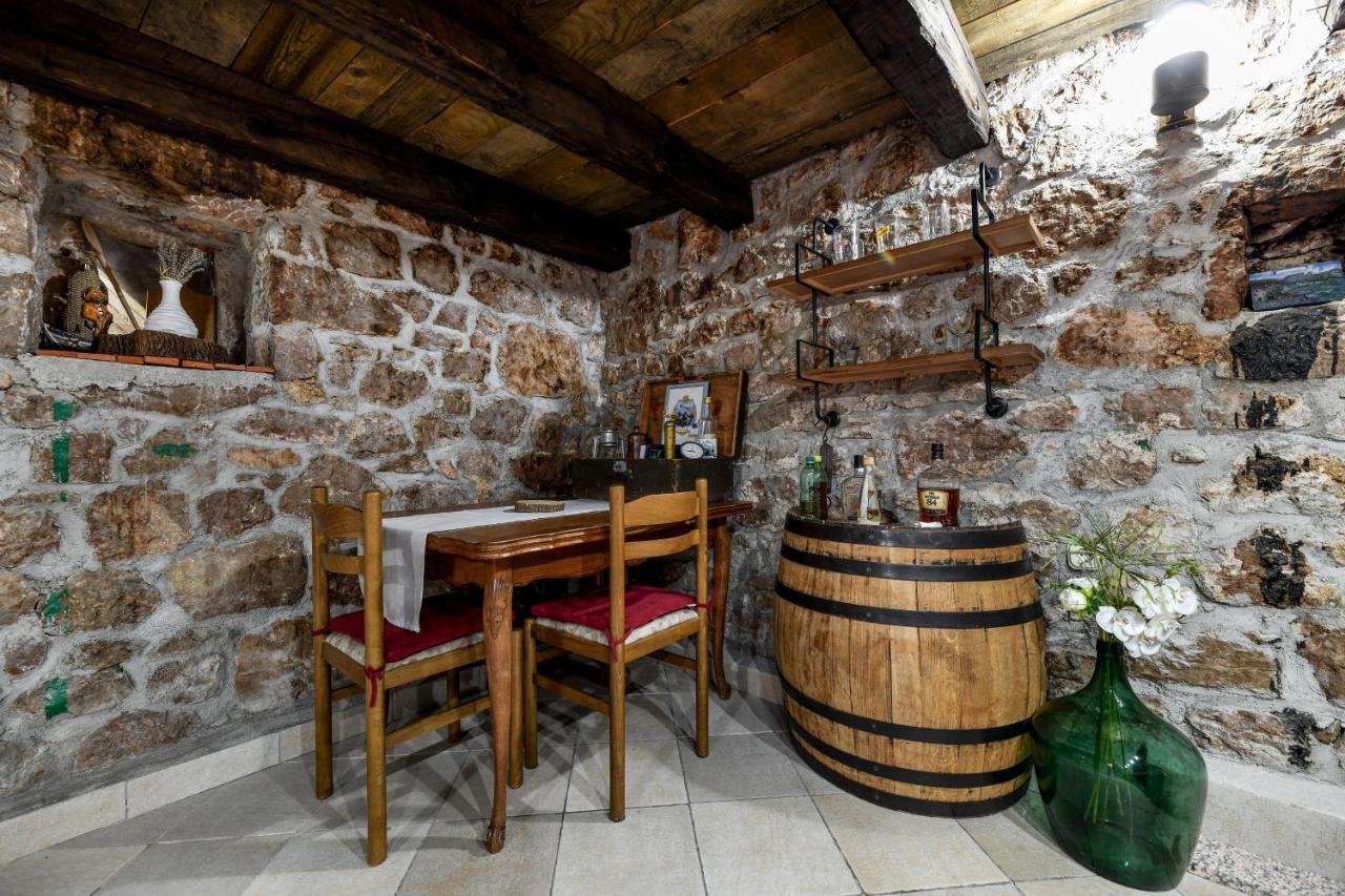Holiday Home Skevini Dvori Starigrad Paklenica Bagian luar foto