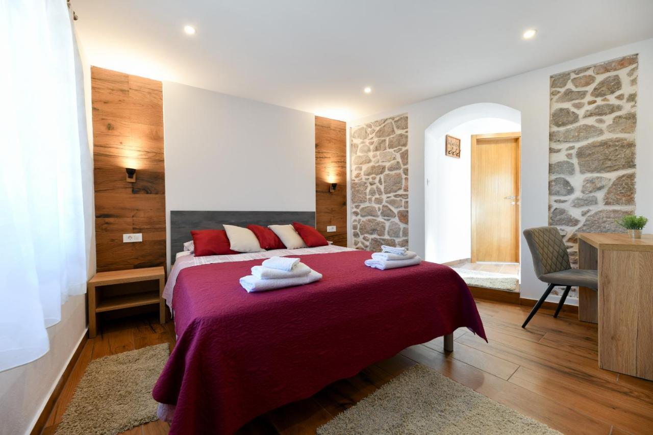 Holiday Home Skevini Dvori Starigrad Paklenica Bagian luar foto
